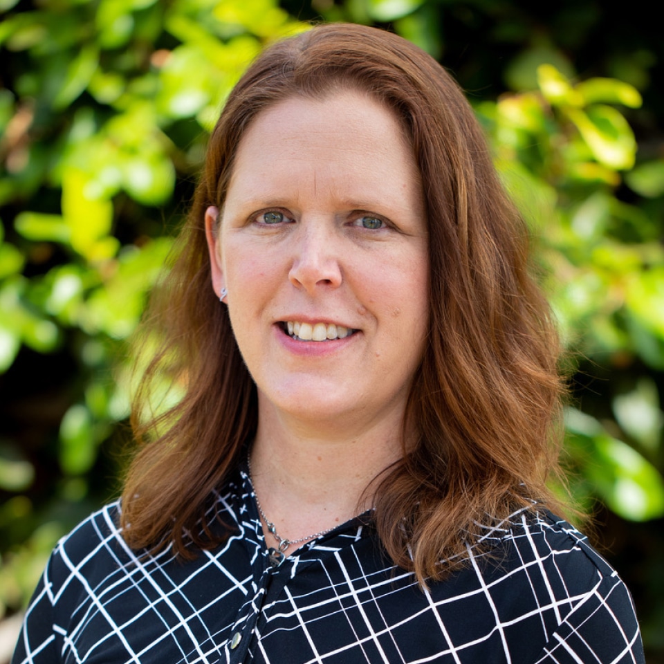 Headshot of Susan Frett.